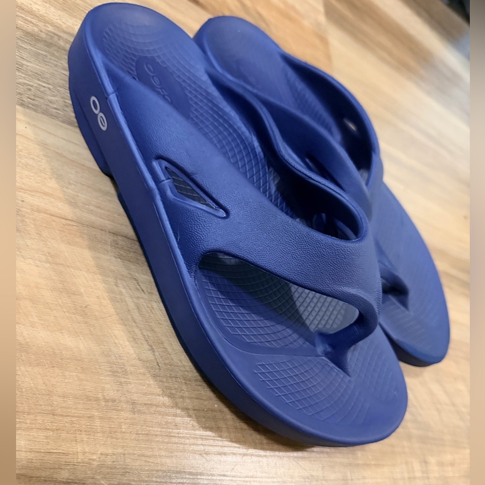 Oofos Ooriginal Recovery Thong Sandals Size 41 Mens 8 Womens 10 Blue Unisex - Picture 2 of 8
